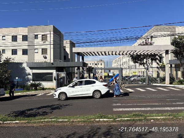 COND VITTA IPÊ ROXO