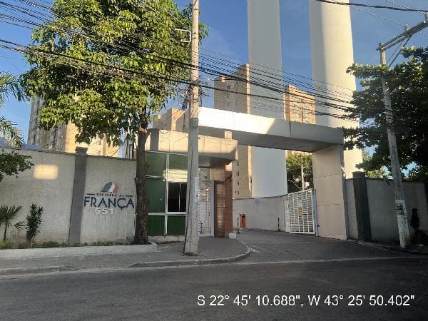 EDÍFICIO RESIDENCIAL FRANÇA