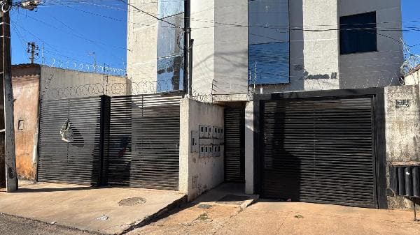 RESIDENCIAL LAURA II